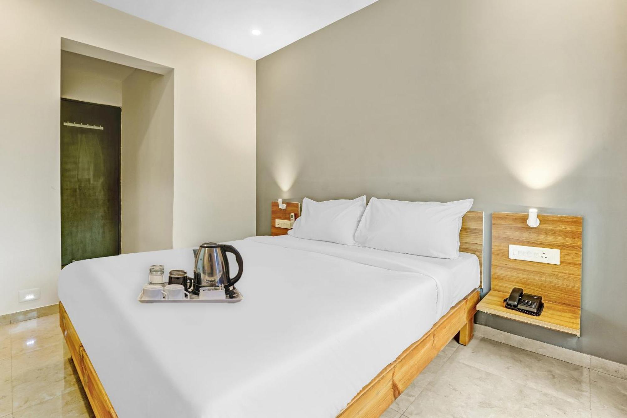 Townhouse Somani Hotel Apta Buitenkant foto